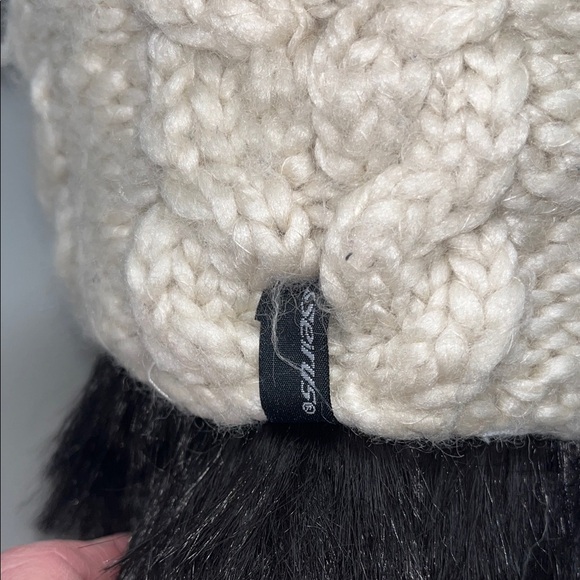 Seirus Innovation Cream Cable Knit Hat main image 9